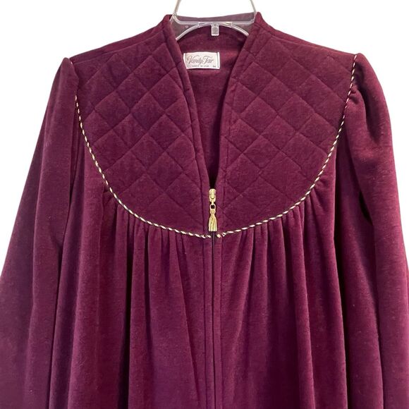 VTG Vanity Fair Maroon House Coat Robe Full Zip Size Medium Plush Elegant USA - Picture 2 of 16